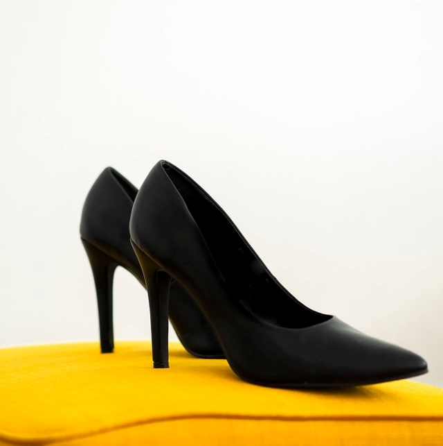 Black Pumps